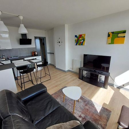 Apartamento Le Voltaire - T2 Neuf Face Pyrenees Tarbes Exterior foto