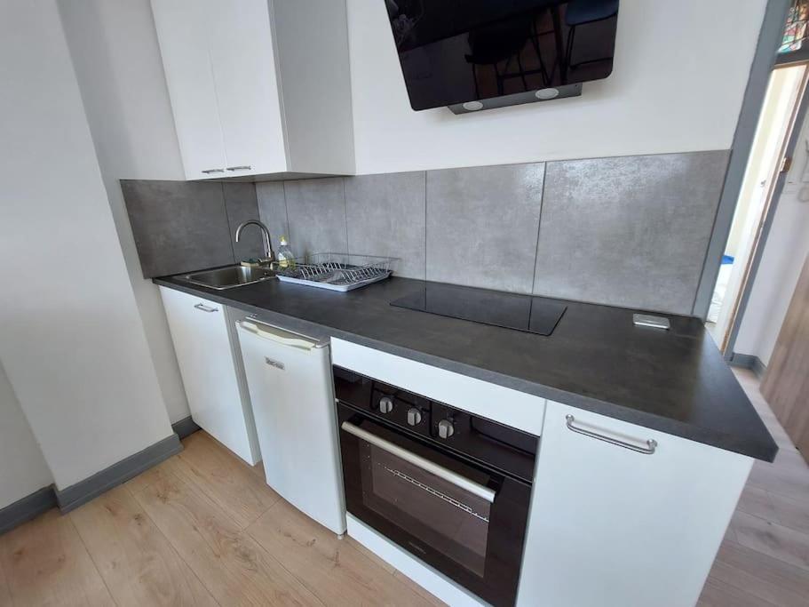 Apartamento Le Voltaire - T2 Neuf Face Pyrenees Tarbes Exterior foto